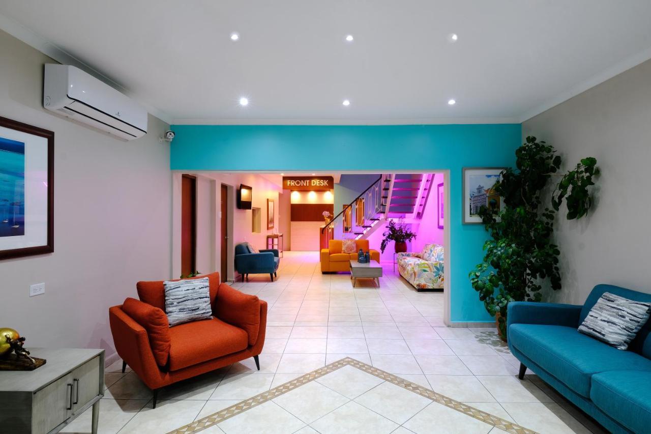 Victoria City Hotel Oranjestad Extérieur photo